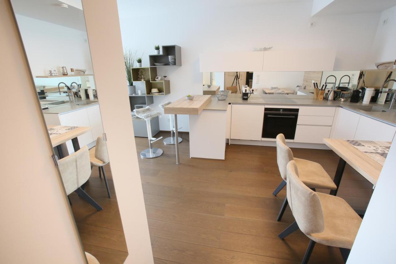 25h Spa-residenz Luxury Pools Garden Private Apartment